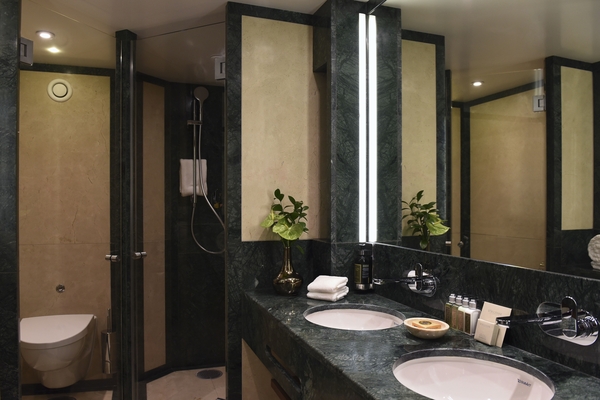 Riviera Douro Splendour - Deluxe Balcony 5.jpg